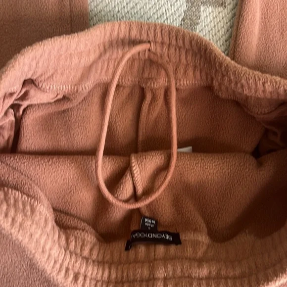 Beyond Yoga polar fleece jogger sweatpants - Picture 10 of 12